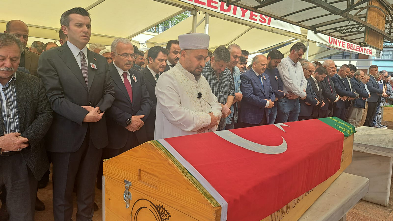 Ahmet Birben'in Cenazesi Büyük Camide Kılındı 3