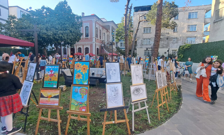 Konakta Sanat Var Sergisinde 200 sanat eseri sergilendi