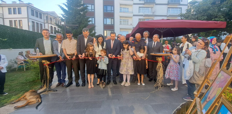 Sergi Açılışını Protokol Üyeleri Yaptı